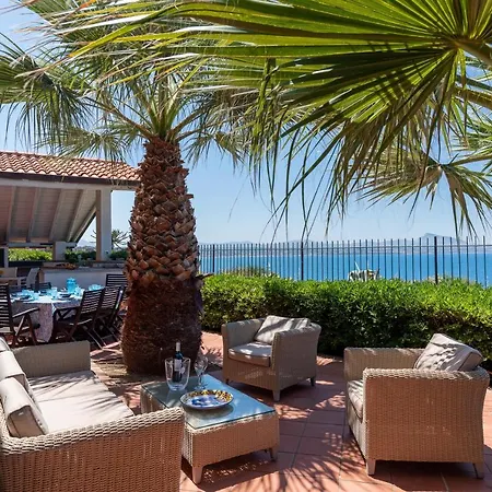 Splendida Con Vista Mozzafiato E Piscina Terrasini