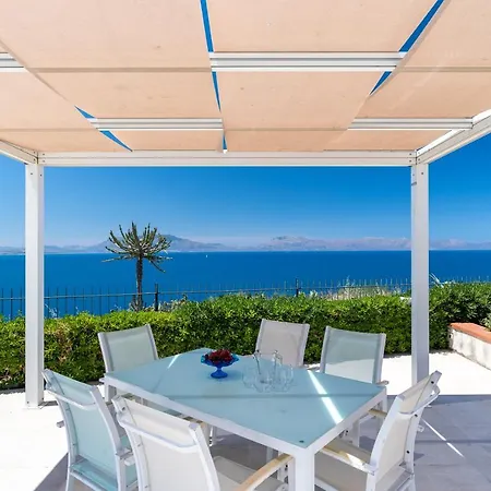 Splendida Con Vista Mozzafiato E Piscina